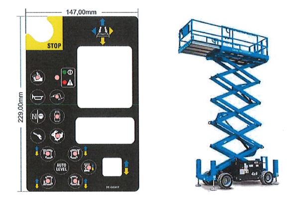 Teclado para el cuadro de mandos de una plataforma elevadora de tijera, consistente en una lámina de policarbonato mate texturizado de 250 µm que recoge las funciones disponibles en la máquina. Incorpora dibujos, algunos de los cuales tienen relieve para actuar como botonera del cuadro. Así mismo, dispone de áreas transparentes reservadas para que la luz indicadora sea visible. Se presenta sin contactos conductores de electricidad ni conexiones eléctricas.
Los botones indicadores incluyen, por ejemplo, la velocidad de la máquina, subida y bajada del mecanismo de elevación, bocina, tracción de ruedas.
Medidas: 147 x 229 mm.