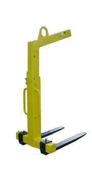 Porta-pallets fabricados en acero con uñas móviles (entre 400 y 900 mm de separación entre las uñas) y brazos regulables en altura. Su capacidad de carga, dependiendo del modelo, es de 2.000 o 3.000 kg.
También dependiendo del modelo su peso puede ser de 150 o 280 kg y sus dimensiones aproximadas (Largo x Ancho x Alto) 1.140 x 950 x 1.640-2.340 mm o 1.140 x 950 x 1.720-2.420 mm.
Según declaración del solicitante se utiliza para transportar mercancías sobre pallets por medio de una grúa.
