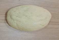 Pan tipo mollete. Producto de panadería sin gluten. Se presenta en paquetes de dos unidades de 80 gramos cada una. Contenido de sacarosa, azúcar invertido y/o isoglucosa y de materias grasas calculado sobre la materia seca inferior al 5%. Envase de polipropileno biorientado. Cajas de 12 paquetes con un peso de 1.920 gramos.
Concebido para uso alimentario.
