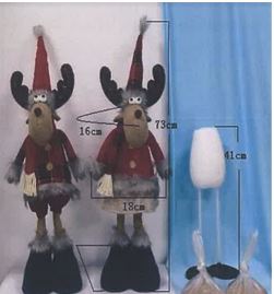 Juguete, animal relleno (arce macho, arce hembra). 
El gorro, cabeza, nariz y orejas están rellenos de poliéster. El cuerpo está relleno de poliestireno expandido, los pies de arena. Las piernas no llevan relleno, son de bambú. La base de los pies es de poliestileno. 
Tiene un peso aproximado 1,5 kg y altura de 73 cms.
Juguete para el entretenimiento de niños.