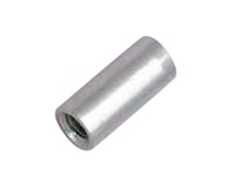 Pieza tubular de acero cincado, de sección transversal circular, roscada en su interior y similar a una tuerca. Se presenta con roscas M6 y M8 y longitudes comprendidas entre los 20 y los 30 mm.
Se presenta en cajas que contienen desde 100 unidades hasta 250 unidades y en cajones que contienen desde 1000 unidades hasta 2000 unidades.