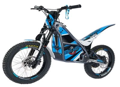Vehículo de dos ruedas, sin pedaleo asistido, propulsado exclusivamente por motor eléctrico de 1300 W. El vehículo está equipado con una batería recargable.
Por las dimensiones del vehículo estaría destinado al público infantil.
Chasis                       Aluminio 6061
Longitud máxima                      1590 mm
Ancho máximo                         645 mm
Altura máxima                        990 mm
Peso total en orden de marcha        24,9 kg
Frenos delanteros y traseros          Shimano MT 200 freno hidráulico
Disco freno delantero y trasero          Shimano RT 56 180 mm diámetro
Rueda delantera y trasera          Neumático Maxxis Creepy Crawler 20x2,5
Motor                                            1300W BLDC
Batería                                            48 V