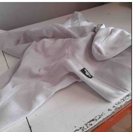 Funda de siento confeccionada en tejido de punto con fibras acrílicas y de poliéster.
Destinada a utilizarse como funda de asiento.
70% acrílico, 30% de poliéster.
Se presentan sin relleno, sin las bolitas de poliestireno expandido.