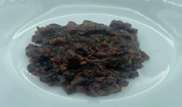 Producto hecho a base de beicon cebolla, y otros ingredientes (más de un 20% y menos de un 40% de bacon). Se presenta en tarro de cristal de 314 ml, 320 gramos.
Concebido para uso alimentario.