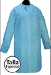 Bata de un solo uso, color azul, confeccionada con tela sin tejer con cierre delantero mediante velcros, cuello tipo camisa y manga larga ajustable en la zona de la empuñadura mediante gomas de ajuste; medidas (120 x152 cm).
Función o uso: Se utiliza para protección de uso general contra riesgos menores.
Composición de la mercancía: Está hecha de fibras sintéticas (polipropileno (PP) de 35 g/m2).