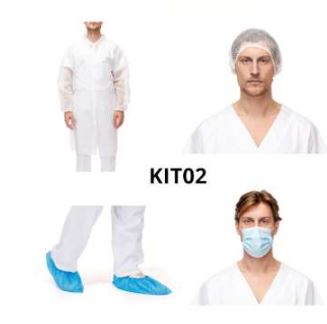 Surtido acondicionado a la venta al por menor compuesto de:
- Bata de un solo uso, color blanco, confeccionada con tela sin tejer hecha con fibras sintéticas (polipropileno 25gr/m2). Cubre la parte superior del cuerpo y dispone de abertura delantera con cierre tipo velcro, mangas largas ajustables para una mejor protección y adaptabilidad.
-Articulo (cubre pie) confeccionado a partir de una hoja de polietileno (CPE), de un solo uso, color blanco, que cubre el pie, sujetándose a la altura del tobillo mediante un elástico; indicado para proteger el calzado. Medidas: 41 x 15,5 cm.
-Mascarilla rectangular de papel de un solo uso, color blanco, con gomas para ajuste en ambos pabellones auditivos. Medidas 19 x 7cm.
-Gorro de polipropileno (PP), de un solo uso, color blanco, confeccionado con tela sin tejer de fibras sintéticas (polipropileno 15 g/m2), presentado en formato plegado acordeón y con ajuste elástico en todo el borde para una mejor adaptabilidad.
El KIT de visita tiene función de protección de uso general contra riesgos menores.
Está compuesto por cuatro artículos, dos de ellos están hechos de tela sin tejer de polipropileno, la mascarilla hecha en papel y el cubre pie está hecho de polietileno.