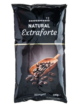 Café en grano de tueste natural (Coffee canephora y coffee arábica) y sin descafeinar que se presenta en bolsas herméticas de 500 gr con válvula desgasificadora.
Se utiliza para su consumo.
