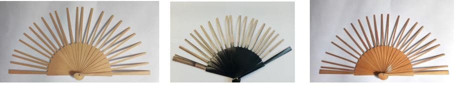 Varillaje de madera para abanico (no es de bambú, ni de tablero de fibras). El varillaje puede estar barnizado, pintado en negro o sin pintar.
Dispone de distintas medidas son 23x11.5cm y 23x6.5cm.
Se utiliza para fabricar abanicos con los que refrescarse agitando el aire para crear una corriente que alivie el calor.
Únicamente se importa el varillaje con lo que posteriormente, ya en fabrica, se pondrá el país y se forma el abanico. Al tener el varillaje distintas medidas. Los abanicos resultantes serán con un país de mayor tamaño o de menor tamaño dependiendo de las medidas del varillaje.