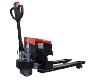 Traspaleta autopropulsada con motor eléctrico que consta de una barra de tiro con agarre para conducir y operar el equipo, ruedas giratorias, como mecanismo de elevación un soporte de carga de dos horquillas largas, una estructura para la batería y el motor eléctrico.
Frenado regenerativo y protección antideslizamiento en pendiente.
Características técnicas:
•	Capacidad de carga máxima: 3 toneladas.
•	Elevación a una altura máxima: 200 mm (inferior a 1 metro).
•	Potencia del motor: 1.500 w.
•	Medidas: 170 x 68,5 x 120 cm.
•	Peso: 195 Kg.
Este artículo está diseñado para mover o transportar palets y cargas pesadas en almacenes, fábricas o centros de distribución.