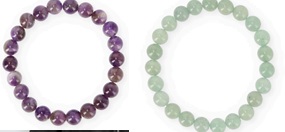 Artículo de adorno personal, pulsera de piedras semipreciosas. Son elasticas, sin cierre y con cordon de poliester. Esta formada por 20 o 24 bolitas de la piedra semipreciosa.
La pulsera  está hecha de amatista o de aventurina, o de ojo de tigre, o de cuarzo rosa, o de ágata de hierba oceánica. Todas piedras semipreciosas.

Dimensiones: 7x7x0,8 cm
Talla: 18cm
Función o uso: Se utiliza como objeto de adorno personal.