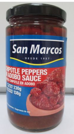 Chiles chipotles (Capsicum annuum) adobados. No son pimientos dulces. Se usa para la alimentación humana. Se presenta en tarros con un peso de neto de 230g y peso escurrido de 138 g.
Concebido para uso alimentario.