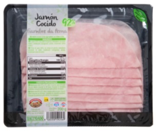 Descripción física: Embutido de jamón cocido cortado en lonchas, con un porcentaje de carne del 92%. Se presenta envasada en atmósfera protectora, en barqueta transparentes, con un peso neto de 200 gramos.
Función o uso: Apto para la alimentación humana.