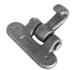 Artículo de uso general consistente en un anclaje para cierre realizado en acero cincado. Tiene forma rectangular y de uno de los extremos sobresale una uña articulada. La base tiene una longitud de 24 mm y una anchura de 78 mm. La longitud máxima es de 74 mm.
Se utiliza en vehículos no automóviles (remolques) para cerrar la puerta trasera.
Acero cincado.