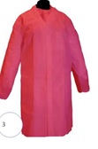 Bata de un solo uso, color rojo, confeccionada con fibras sintéticas (polipropileno 35gr/m2).  Cubre la parte superior del cuerpo y dispone de abertura delantera con cierre tipo velcro, mangas largas ajustables en la zona de la empuñadura mediante gomas de ajuste y cuello tipo camisa. Medidas: 112 x138 cm.
Se utiliza para protección de uso general contra riesgos menores.
Se presenta para su venta al público en bolsas de una unidad, que se presentan en cajas que contienen con 50 unidades.