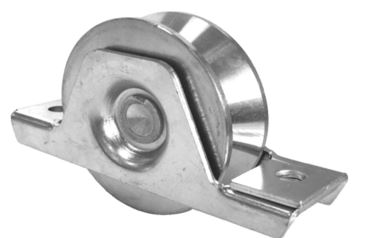 Ruedas de acero que presentan un rebaje en zona central de su perímetro y diferentes dimensiones: diámetros comprendidos entre los 78 y los 118 mm y anchuras entre 20 y 25 mm. Se trata de herrajes destinados a instalarse en puertas y cancelas que presentan una montura también de acero que sobresale por delante y detrás, unida a los extremos de su eje y con agujeros en sus extremos que sirve para fijarla a los artículos.
Según declaración del solicitante se destina a puertas y cancelas
Acero