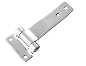 Artículo de uso general consistente en una bisagra de libro acodada estrecha realizada en chapa de acero cincado. Tiene una longitud de 138,5 mm y una anchura de 60 mm en un extremo y de 27 mm en el otro extremo.
Se utiliza en vehículos no automóviles (remolques) para sujetar la puerta trasera del remolque.
Acero cincado.