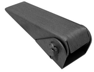 Artículo de uso general consistente en una bisagra realizada en chapa de acero. Tiene una longitud de 155 mm y una anchura de 37 mm en un extremo y de 33 mm en el otro extremo.
Se utiliza en vehículos no automóviles (remolques) para sujetar la puerta lateral del remolque.
Acero
