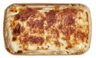 Pasta alimenticia rellena (lasaña) formada principalmente por capas superpuestas de pasta y salsa de carne con bechamel y queso.
En función de la información aportada su contenido en carne y despojos de cualquier clase (incluyendo la grasa de cualquier naturaleza y origen) es superior al 20% en peso en el producto final. 
Se presenta envasada individualmente, en atmosfera protectora, con un peso neto aproximado de 350 gramos y lista para su consumo directo.
Función o uso: Según la información portada se trata de un producto listo para su consumo.
