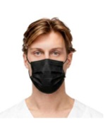 Según declaración del interesado se trata de mascarilla quirúrgica confeccionada con tela sin tejer de fibras sintéticas (polipropileno, tres capas) de un solo uso, de forma rectangular, color negro, con gomas para ajuste en ambos pabellones auditivos y tira moldeable en la parte de arriba para un mejor ajuste a la nariz, destinado a usarse en las industrias, para proteger del entorno al usuario y viceversa.
Función o uso:  Se utiliza para protección respiratoria. Está destinada a usarse para protección de uso general contra riesgos menores.
Primera capa: Polipropileno (SPP)con una densidad de 25 grs/m3.
Segunda capa: Meltblown con una densidad de 25 grs/m3.
Tercera capa: Polipropileno (SPP) con una densidad de 25 grs/m3.
Se presenta en cajas dispensadoras de 50 unidades para su venta al por menor y tiene unas medidas de 17,5 x 9,5cm.
El interesado declara que cumple la norma EN14683.