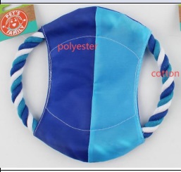 Disco volador (frisbee) hecho de fibra textil de algodón trenzada y un cuerpo de tejido sintético de poliéster.
Tiene un diámetro de 22 cm.
Función o uso: Está diseñado para ser lanzado y recuperado. Se utiliza en espacios al aire libre.