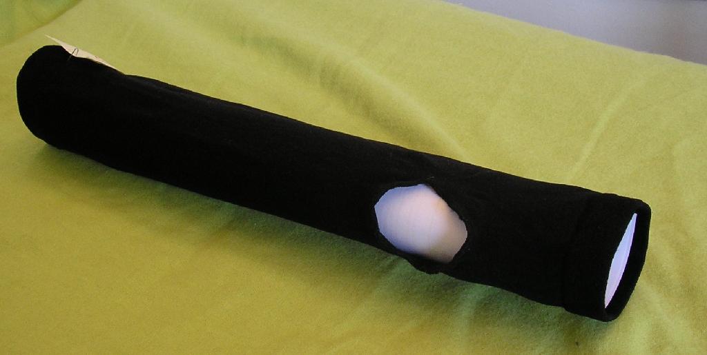 MI-BAS CONFECTIONNÉ EN ÉTOFFE DE BONNETERIE DE FIBRES SYNTHÉTIQUES (71% POLYAMIDE - 29% ÉLASTHANE), DE FORME TUBULAIRE, SANS POINTE, PRÉSENTANT SUR LE POURTOUR DE CHAQUE EXTRÉMITÉ DES BORDURES ÉLASTIQUES AINSI QU'UN TROU À 5 CM DU BORD POUR LE TALON.