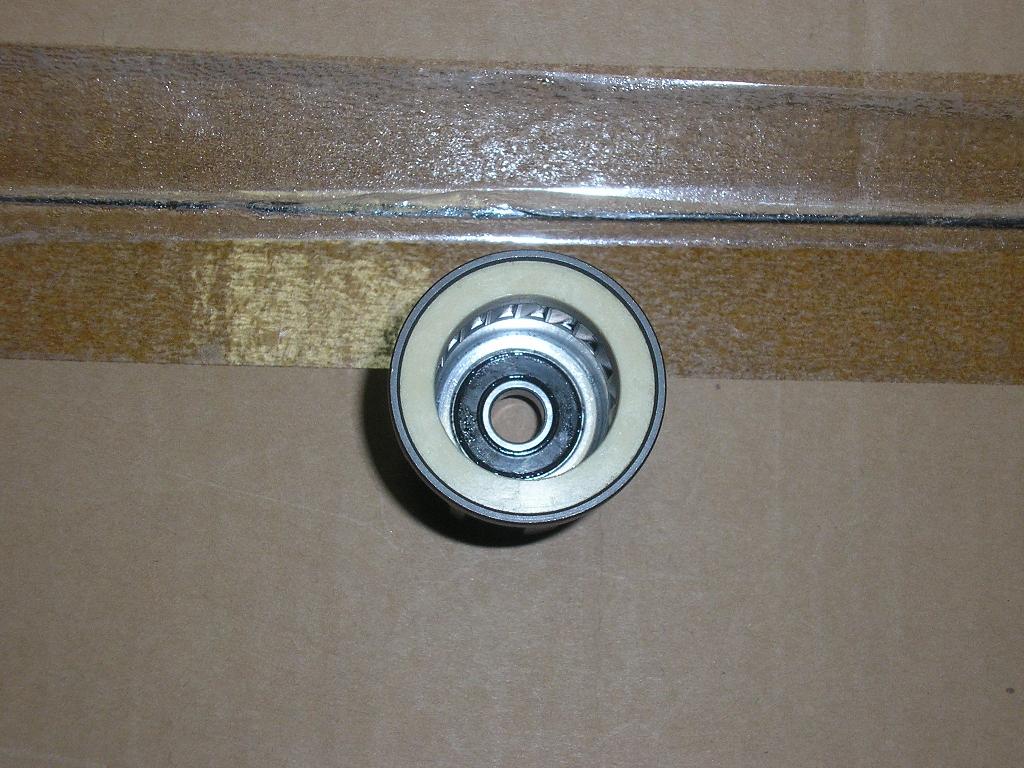 CORPS DE ROUE LIBRE VENANT SE FIXER SUR LE MOYEU DE ROUE ARRIERE D'UNE BICYCLETTE.
CETTE PIECE EST EN ACIER ET COMPREND UNE PIECE EN ALUMINUM, UNE BAGUE EN PLASTIQUE ET UN ROULEMENT.