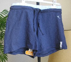 SHORT, EN ETOFFE DE BONNETERIE COMPOSE DE 48% VISCOSE DE BAMBOU (FIBRES ARTIFICIELLES) – 4% ELASTHANE (FIBRES SYNTHETIQUES) - 48% COTON, DESTINE A COUVRIR LA PARTIE INFERIEURE DU CORPS, AVEC UNE LARGE BANDE ELASTIQUEE A LA TAILLE, AVEC UN CORDON COULISSANT RESSERRANT SUPERPOSE SUR LA BANDE ELASTIQUEE, SANS OUVERTURE, AVEC UN OURLET A LA BASE, AVEC UN LOGO BRODE SUR LE COTE GAUCHE.