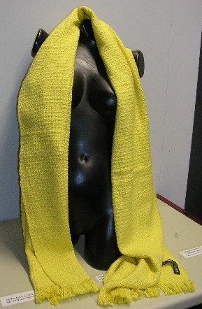 ETOLE EN TISSU DE COTON (100% COTON), TISSE A LA MAIN, TEINTEE UNIFORMEMENT, DE FORME RECTANGULAIRE, POURVUES AUX EXTREMITES DANS LE SENS DE LA LARGEUR DE FRANGES A LA BASE.

CET ARTICLE ARTISANAL EST DECLARE PAR L’OPERATEUR FAIT MAIN. IL EST CONDITIONNE POUR LA VENTE AU DETAIL.

DIMENSIONS : 1.90 M X 51 CM ENVIRON