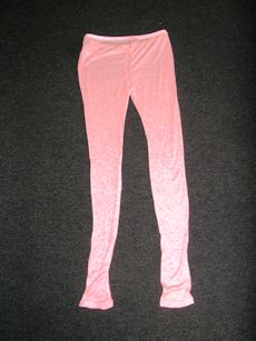 COLLANTS SANS PIEDS EN BONNETERIE DE FIBRE SYNTHETIQUE (80% ACRYLIQUE, 20% LAINE), CHINE, AVEC UN ELASTIQUE A LA TAILLE. LA BASE DE CHAQUE JAMBE EST OURLEE. LES FILS COMPOSANT CET OUVRAGE ONT UN TITRAGE DE 1000 DECITEX.

TAILLE 2