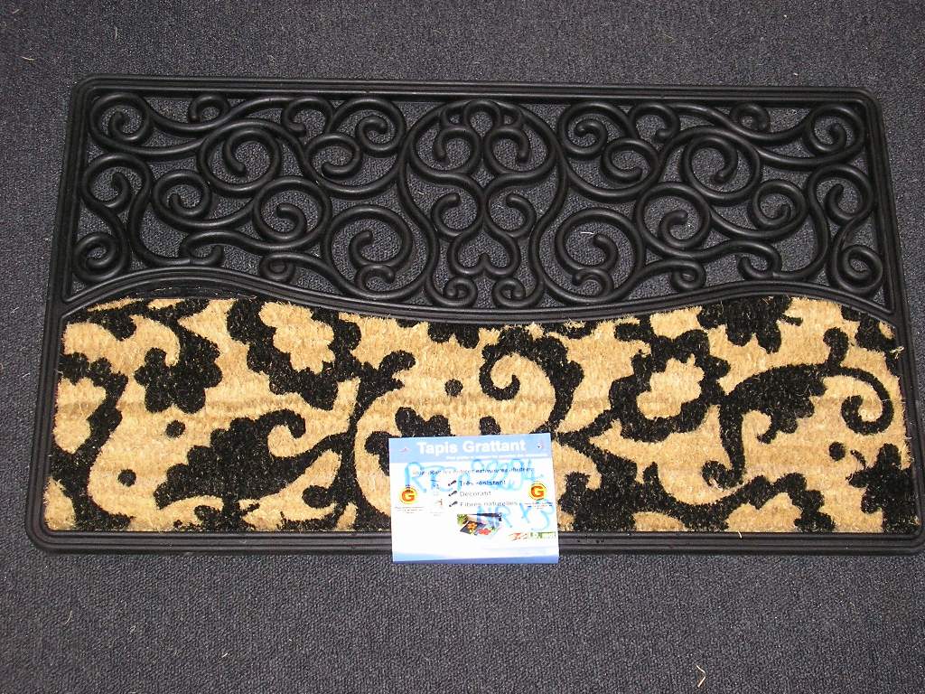 PAILLASSON, DE FORME RECTANGULAIRE, EN FIBRES DE COCO TISSÉES,NON TOUFFETÉ, MAIS FLOQUÉ.
LE TAPIS COMPORTE SUR L ENVERS UNE PLAQUE DE CAOUTCHOUC SUR LAQUELLE LES FIBRES DE COCO SONT FLOQUÉES AINSI QU'UNE MOITIÉ DU DESSUS EN CAOUTCHOUC.
  
DIMENSIONS 45x75 CM