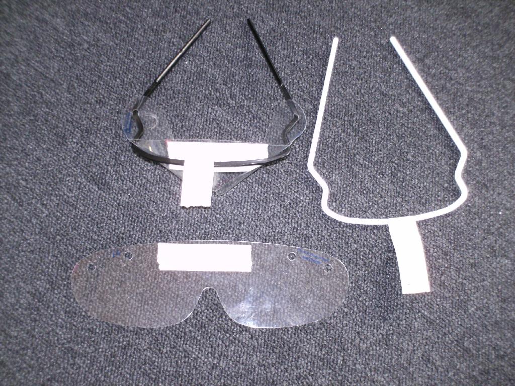 MONTURE DE LUNETTES DE PROTECTION EN MATIERE PLASTIQUE.
ARTICLE DESTINE AUX CHIRURGIENS.