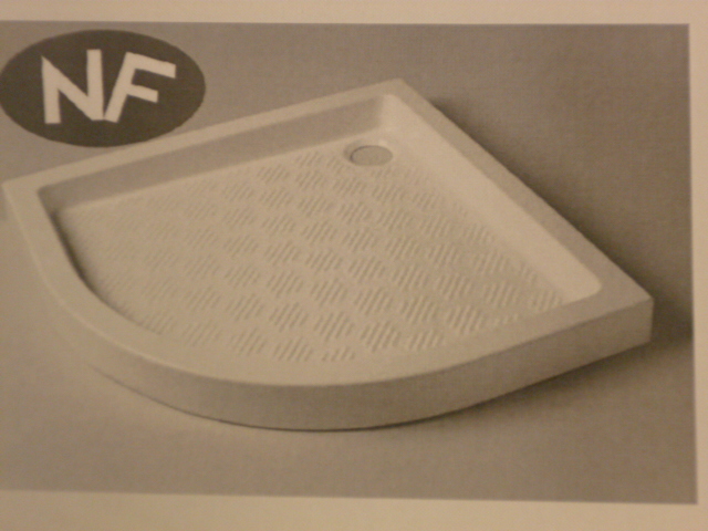 RECEVEUR DE DOUCHE EN CERAMIQUE, D' ANGLE, DIMENSIONS EN MM :  L 900 – P  900 – H  100