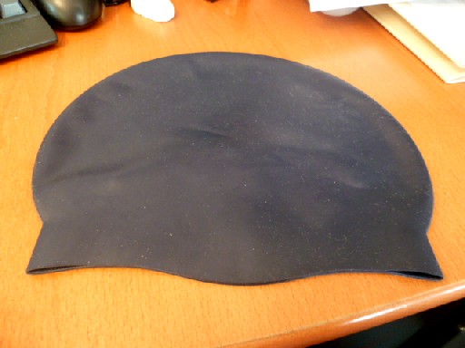 BONNET DE BAIN, EN SILICONE 100%, A TAILLE UNIQUE.