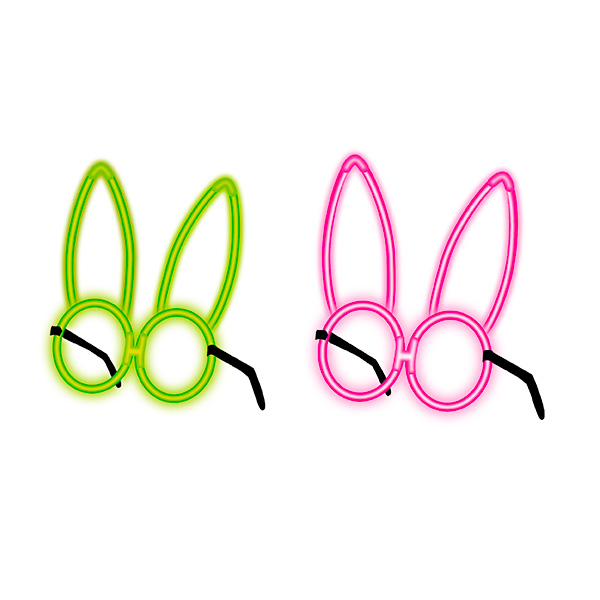 Article pour fête se présentant sous la forme de lunettes sans verre.
La monture est constituée de bâtonnets phosphorescent à assembler pour obtenir des lunettes en forme de lapin qui brillent dans le noir.
Dimensions:27x10x3 cm
2 couleurs : vert et rose
Matières :
le plastique du bâton lumineux : PET( Polytéréphtalate d'éthylène) 
les  connecteurs:PP( Polypropène )