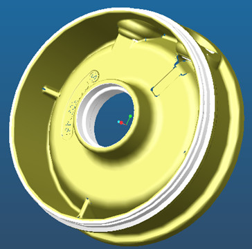 Corps Intermédiaire
Dimension : 174x174x54mm.
Pièce destinée à être installée dans un cylindre de frein qui a une fonction de moteur pneumatique au sens qu’il assure la conversion de l’énergie pneumatique en énergie mécanique qui se traduit par un mouvement linéaire. 

Fonctions du corps intermédiaire : 
Permettre la liaison entre la partie « frein de service » et la partie « frein de parking ». Assurer l’approvisionnement d’air de tout le cylindre de frein de service et frein de parking. Assurer la course du frein de parking et frein de service. 

Aluminium coulé et traité