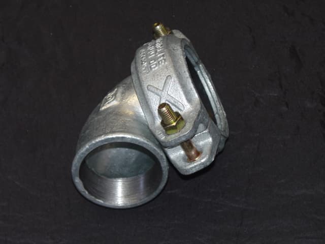 A DUCTILE MALLEABLE CAST IRON PIPE FITTING, BEING A THREADED ELBOW, WITH COLLAR AND RUBBER SEAL ATTACHED TO ELBOW BY TWO BOLTS AND NUTS. MANUFACTURED IN AND CONSIGNED FROM CHINA.