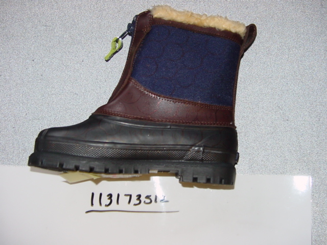 CHILDS BOOT. UPPERS OF RUBBER, LEATHER AND PLASTIC, THE RUBBER IS THE PREDOMINATING MATERIAL. COVERING THE ANKLE AND PART OF THE CALF. OUTER SOLE OF RUBBER/PLASTIC. ARTIFICIAL FUR LINING. SMALL POCKET ON SIDE OF BOOT WITH A VELCRO FASTENING. NO EVIDENCE OF SPECIAL TECHNOLOGY. INSOLE MEASURES LESS THAN 24CM. ZIP UP FASTENING. COMPANY LOGO ON HEEL AND OUTER SOLE.