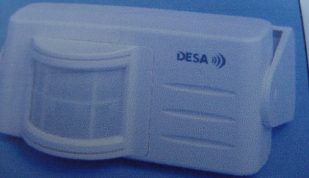A WIRELESS MOTION DETECTOR FOR USE WITH 1000W AND 3000W PLUG CONTROL UNITS.  WHEN ACTIVATED, THE MOTION DETECTOR SENDS A SIGNAL TO THE CONTROL UNIT, WHICH AUTOMATICALLY OPERATED THE APPLIANCE FOR A SELECTED PERIOD OF TIME (4 SECONDS TO 5 MINUTES).  WEATHERPROOF -DISIGNED FOR OUTDOOR USE.