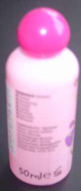 MINI HAIR SHAMPOO IN PLASTIC BOTTLE FOR CHILDREN. PRESENTED AS PART OF TRAVEL SET. PACKAGED IN PLASTIC BAG.  WITH BOTTLE OF BATH AND SHOWER GEL AND FLANNEL, CLASSIFED SEPARATELEY.