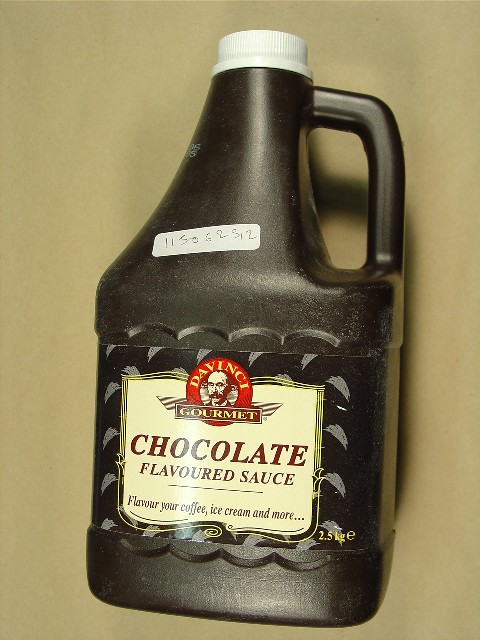 CHOCOLATE FLAVOURED SAUCE PACKED IN 2 LITRE PLASTIC BOTTLES. INGREDIENTS INCLUDE FRUCTOSE SYRUP, WATER, COCOA POWDER LOW FAT 7.86 PER CENT, THICKENERS (MODIFIED STARCH E1442, E415), SALT, FLAVOURING, EMULSIFIER (E471), PRESERVATIVE (E202), STABILISER (E451 {ii}).USED AS A FLAVOURING IN HOT COFFEE BASED DRINKS WITH THE RATIO OF 1 SAUCE TO 10 COFFEE/MILK.