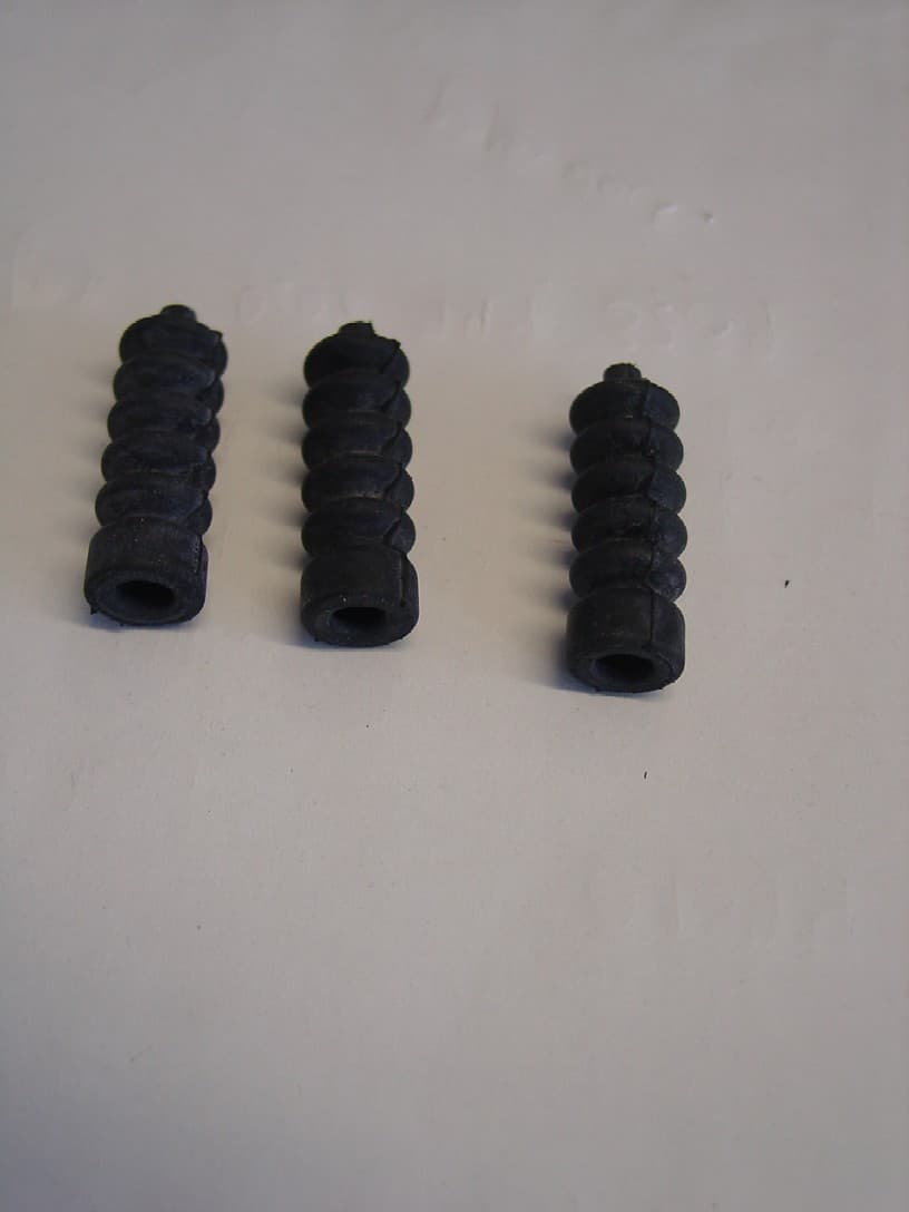 RUBBER BELLOWS. USED IN THE MANUFACTURE AND REPAIR OF MOTOR VEHICLE DOOR CABLE SYSTEMS