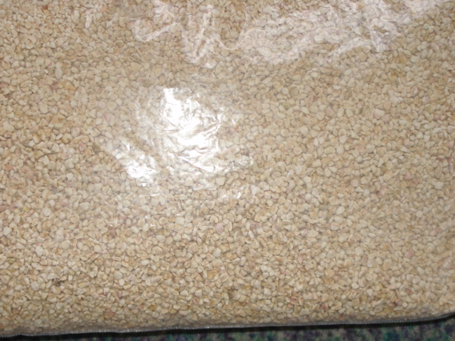 CORNCOB MEDIA. DRIED CORNCOBS, DESSICATED AND OR POWDERED. WITH NO ADDED CHEMICALS OR ADDITIVES. STARCH CONTENT 0.015 PER CENT. PACKAGED IN BULK IN 1 CBM BAGS OR 12.5KG BAGS. FOR USE IN CAT LITTER, ANIMAL BEDDING.