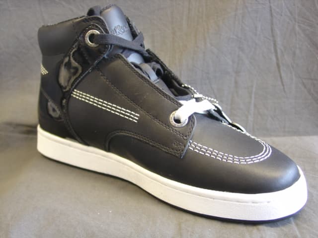 MEN'S BASKETBALL BOOT. COVERING THE ANKLE BUT NO PART OF THE CALF. UPPERS OF LEATHER. OUTER SOLES OF MANMADE MATERIAL RUBBER/PLASTIC. WITH LOGO ON SOLE, HEEL AND TONGUE. LACE UPS. INSOLE LENGTH EXCEEDING 24 CMS. WITH SPECIAL TECHNOLOGY  IN FORM OF EVA MID SOLE TO ABSORB IMPACT OF VERTICAL OR LATERAL MOVEMENTS. BLACK IN COLOUR. CIF PRICE MORE THAN 7.5 EUROS.