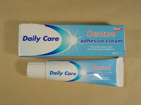 DAILY CARE DENTURE ADHESIVE CREAM WHICH PROVIDES YOU WITH A LONG LASTING HOLD AND HELPS SUPER SEAL AGAINST IRRITATING FOOD PARTICLES FROM GETTING UNDER YOUR PLATE. THE FIXATIVE COMES IN 40ML TUBES WITH A TWIST OFF LID. INGREDIENTS INCLUDE, PETROLATUM, CALCIUM/SODIUM PVM/MA COPOLYMER, PARAFFINUM LIQUIDUM, CELLULOSE GUM, SILICA, AROMA, METHYLPARABEN AND PROPYLPARABEN.