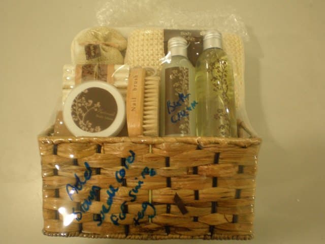 GRASS STORAGE BOX WHICH IS USED TO PACKAGE ALL THE ITEMS MENTIONED IN THE SET BELOW. THE OTHER ITEMS IN THE SET (CREME BATH, BODY LOTION, BODY POLISHER, BATH SALTS, SOAP, SHOWER GEL AND NAIL BRUSH) ARE CLASSIFIED SEPARATELY. SEE BTI 500448976 FOR ORIGINAL APPLICATION.