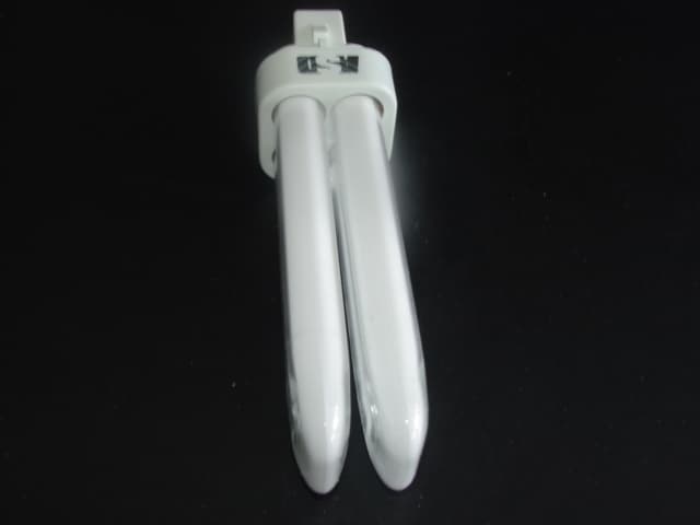 TCD PIN LAMP. . A COMPACT FLUORESCENT LAMP USED FOR USE WITH EXTERNAL CONTROL GEAR.