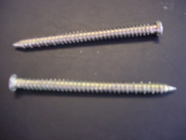CARBON STEEL SCREW WITH ZINC PLATED FINISHED.  COLD FORMED.  NOT TURNED FROM BARS.  LENGTH: 100 MM.  SHANK THICKNESS: 6 MM.  HEAD DIAMETER: 10 MM.  SCREWDRIVER REQUIRED: STAR SHAPED.  USED FOR SECURING FRAMES TO CONCRETE, MASONRY AND LIGHTWEIGHT BLOCK.