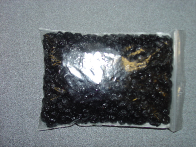 DRIED  BLUEBERRIES SWEETENED WITH APPLE JUICE. INGREDIENTS BLUEBERRIES 64.5 PERECNT APPLE JUICE CONCENTATE 34 PERCENT SUNFLOWER OIL 0.5 PERCENT. PACKAGED IN 11.3KG CARTONS.