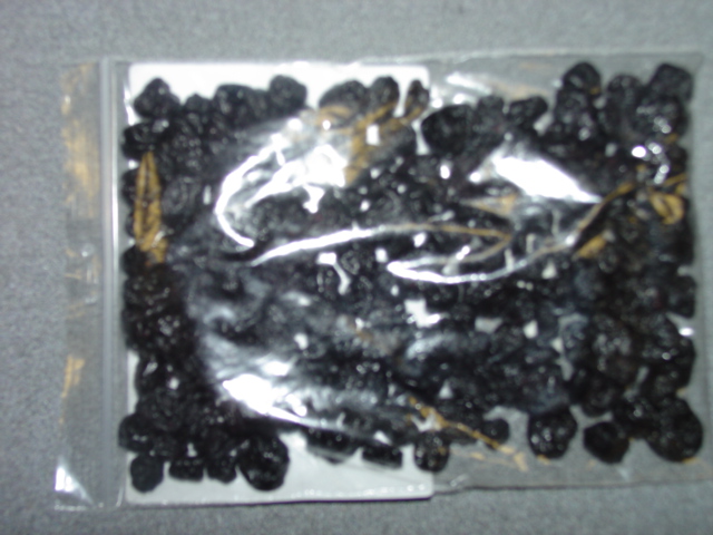 DRIED SWEETENED BLUEBERRIES. INGREDIENTS BLUEBERRIES 60 PERCENT SUCROSE 39.5 PERCENT SUNFLOWER OIL 0.5 PERCENT. PACKAGED IN 11.3KG CARTONS.