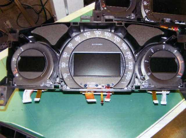 READY ASSEMBLED INTEGRATED INSTRUMENT MODULES, FOR ASSEMBLY INTO MOTOR CARS AND VEHICLES. MODULE COMPRISES SPEEDOMETER, TACHOMETER AND FUEL GUAGE. THE ASSEMBLY IS ENCLOSED IN A PLASTIC MOULDED HOUSING.
